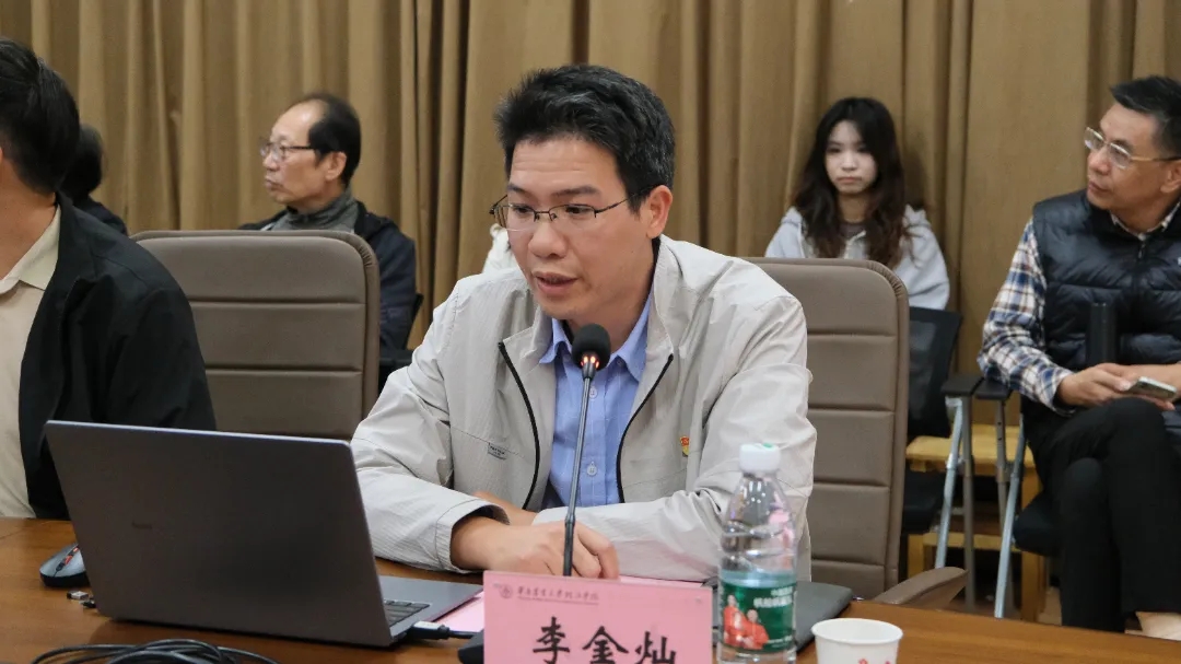 華珠舉行人工智能學院科技小院揭牌儀式8.jpg